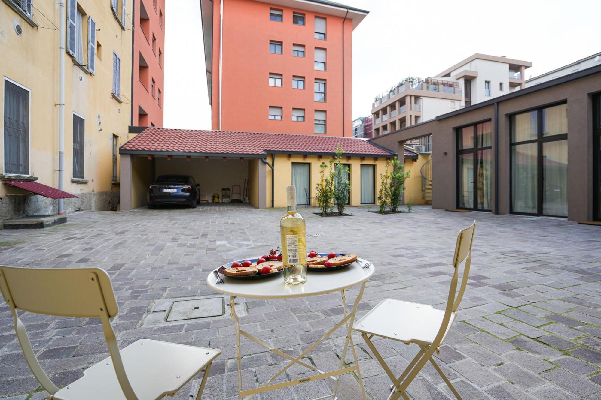 Del Re House, Parking Free Villa Milano Eksteriør billede